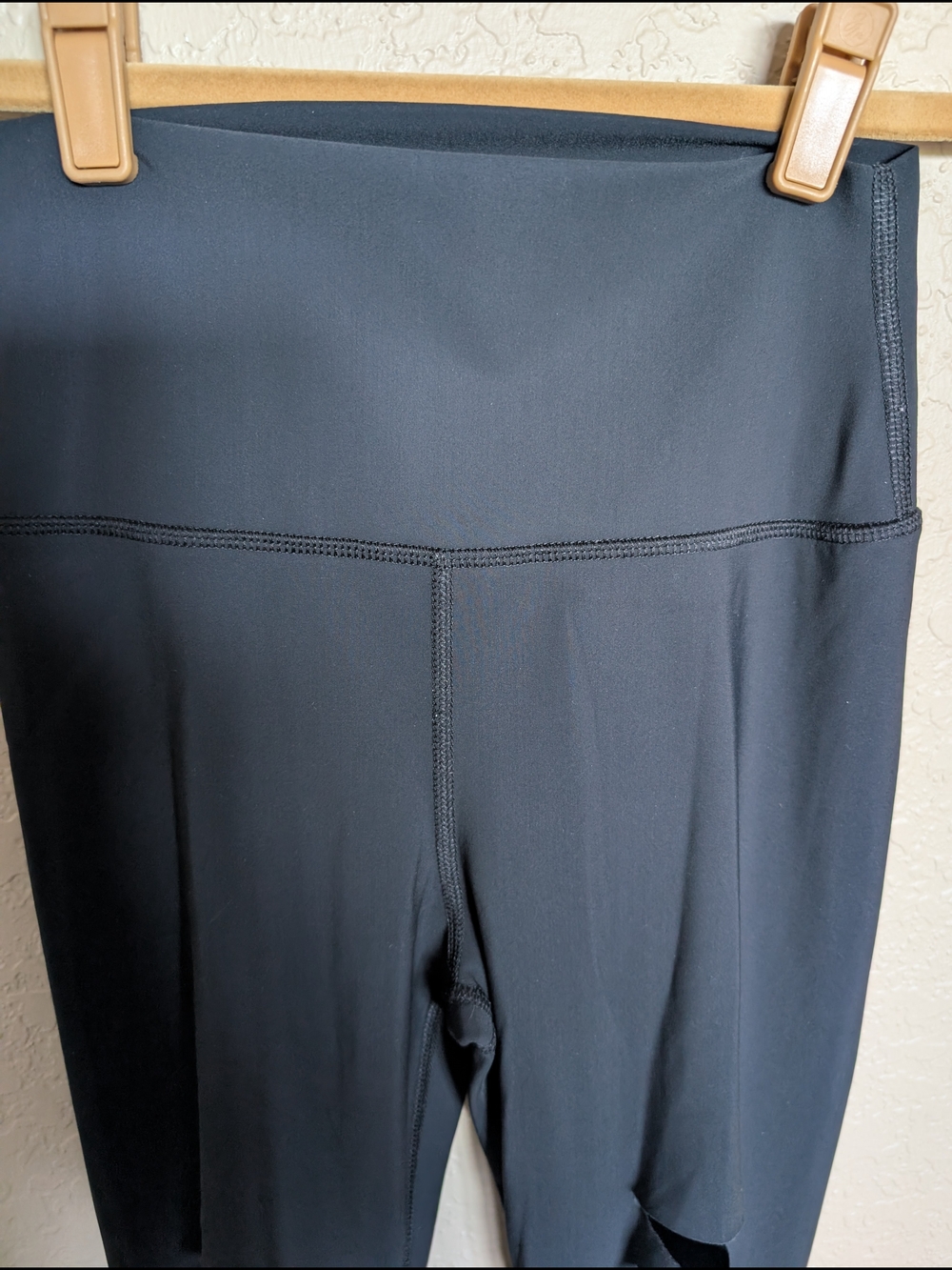 NWOT ALO Yoga Black Ripped Warrior High-Rise Leggings - Picture 4 of 8